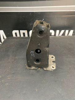 Кронштейн подрамника передний Mazda Cx-5 KF 2019