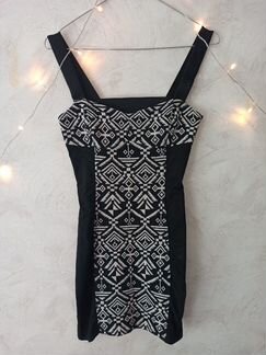 Платье H&M 42 размер