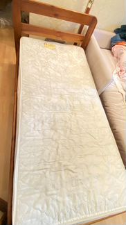 Кровать с матрасом