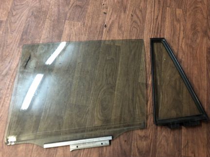 Стекло форточка Toyota RAV4 30