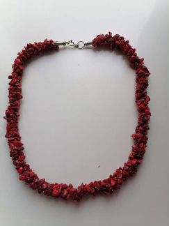 Бусы коралловые