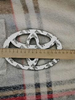 Эмблема Toyota