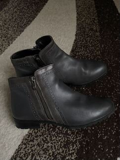 Ботинки женские capriçe 40