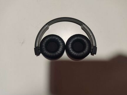 Беспроводные наушники JBL