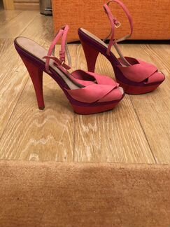 Яркие розово-красные туфли 39-40 Zara