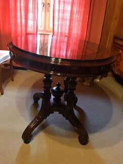 Стол обеденный