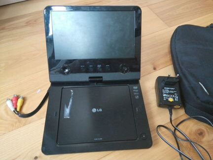Портативный dvd player LG DP482B