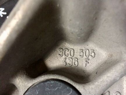 Кулак задний правый Фольксваген Пассат