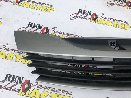Решётка радиатора Renault Laguna 2