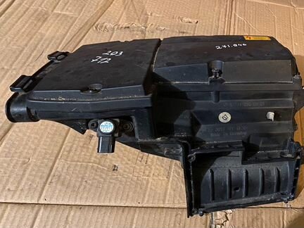 Корпус воздушного фильтра Mercedes A2710900901