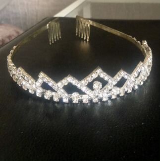 Диадема с камнями Swarovski