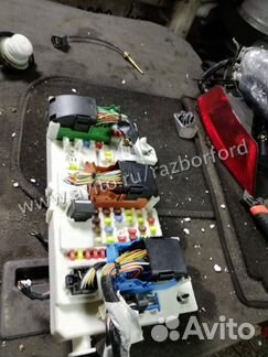 Блок предохранителей салона Ford kuga 1