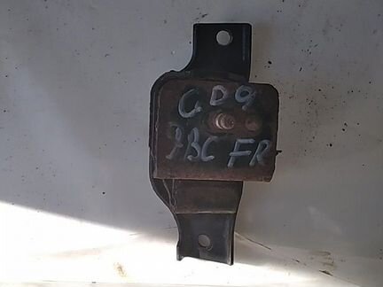 Опора двигателя правая Subaru Impreza GD9