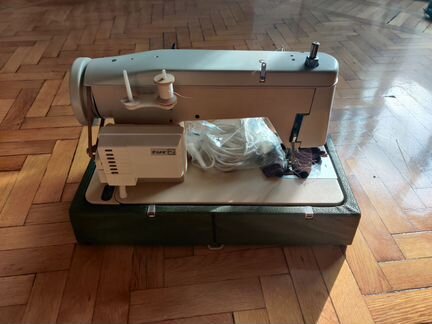 Швейная машина Radom