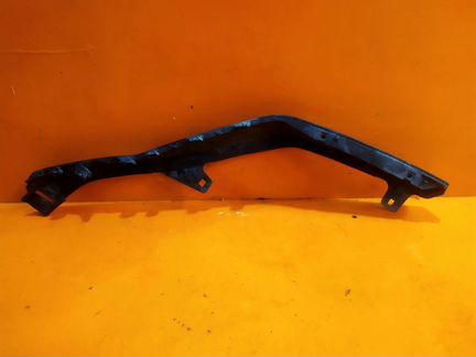 Накладка бампера передняя правая Lexus Rx 4